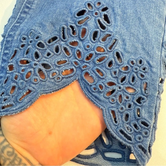 Susan Graver Capri Jeans 10P Slim Fit Ankle Cropped Eyelet Hem Blue Denim - Picture 4 of 14